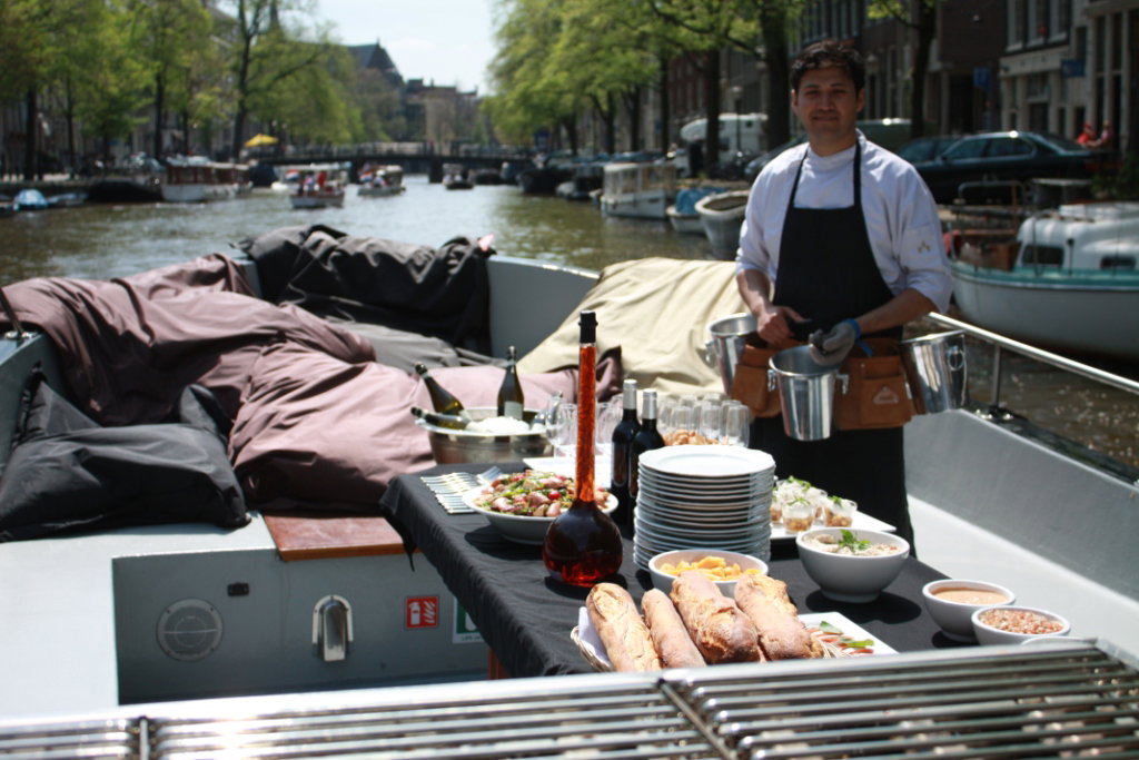 Boot mieten in Amsterdam für kleine Gruppen (2 bis 12 Personen)