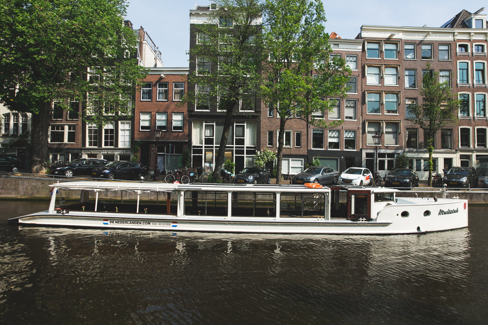 Sushi auf dem Boot in Amsterdam