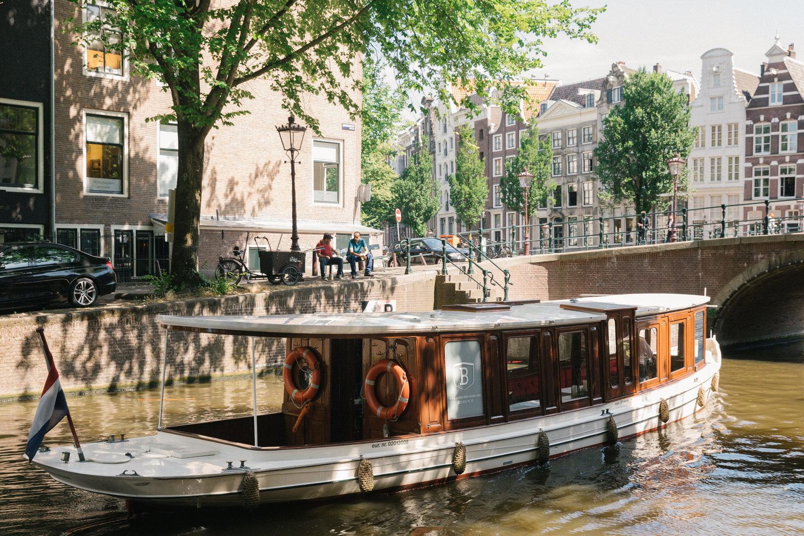 High Wine auf dem Boot: Weinprobe auf den Amsterdamer Grachten