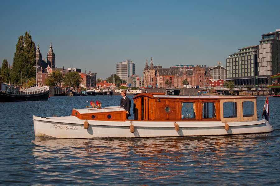 boat rental service amsterdamse bos rent 12 persons canal boat marie zurlohe via rent a boat boat rental service amsterdamse bos rent 12 persons canal boat marie zurlohe via rent a boat