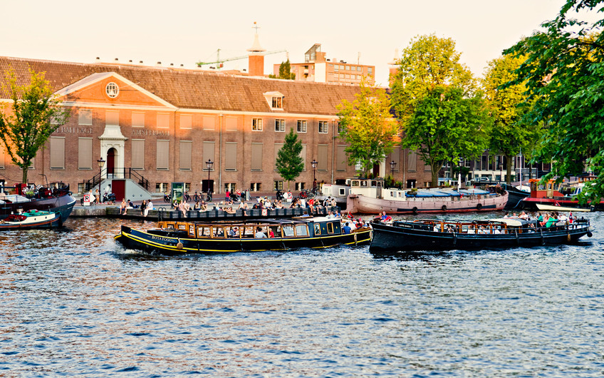 Rent 75 persons Canal barge Bota Fogo via Rent A Boat ...